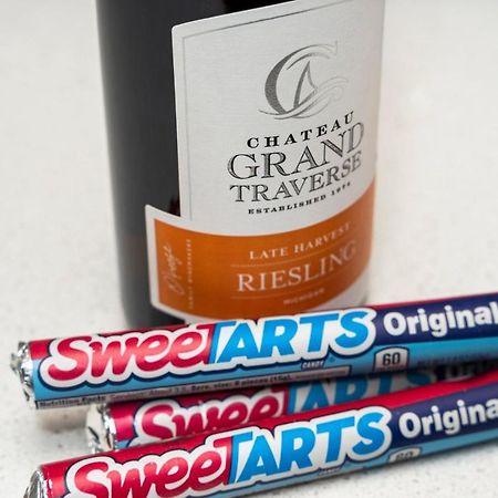 Sweet Tart Spot - Cozy Tc Condo - Pet Friendly トラバーズ・シティ エクステリア 写真