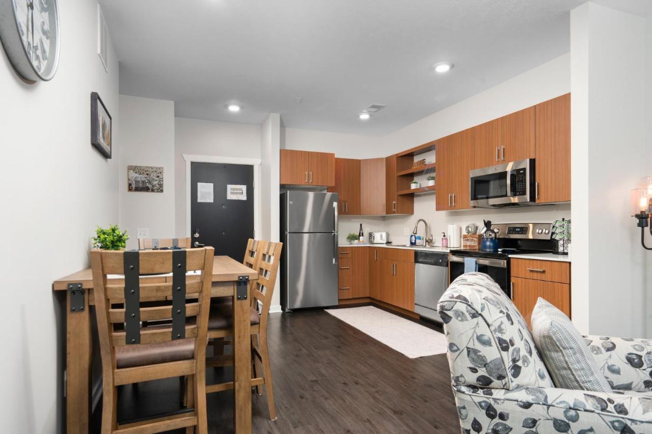 Sweet Tart Spot - Cozy Tc Condo - Pet Friendly トラバーズ・シティ エクステリア 写真